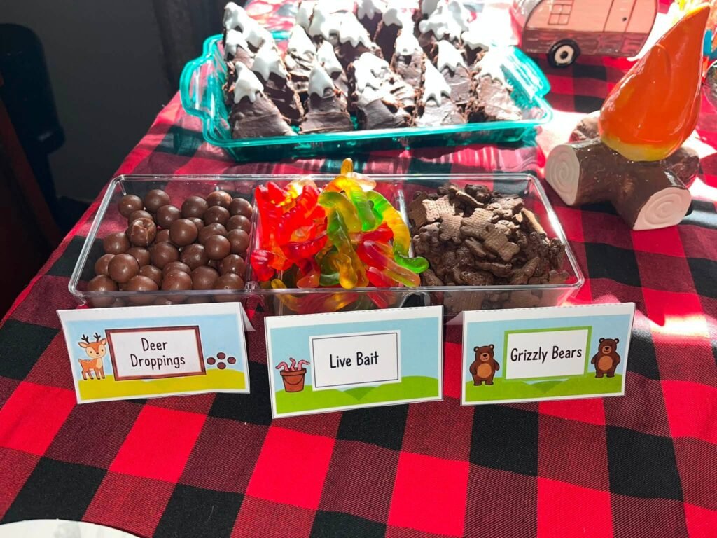 Snack trays with Live Bait and Grizzly Bears labels