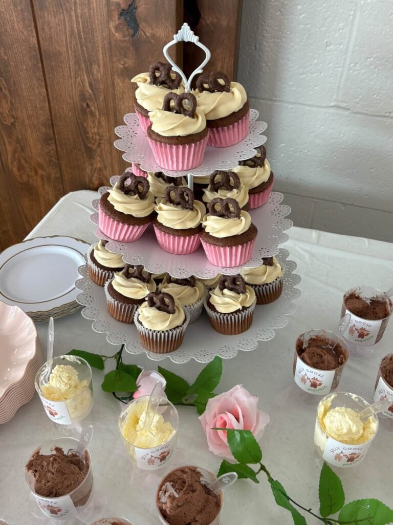 Cupcake tower with pink and chocolate cupcakes